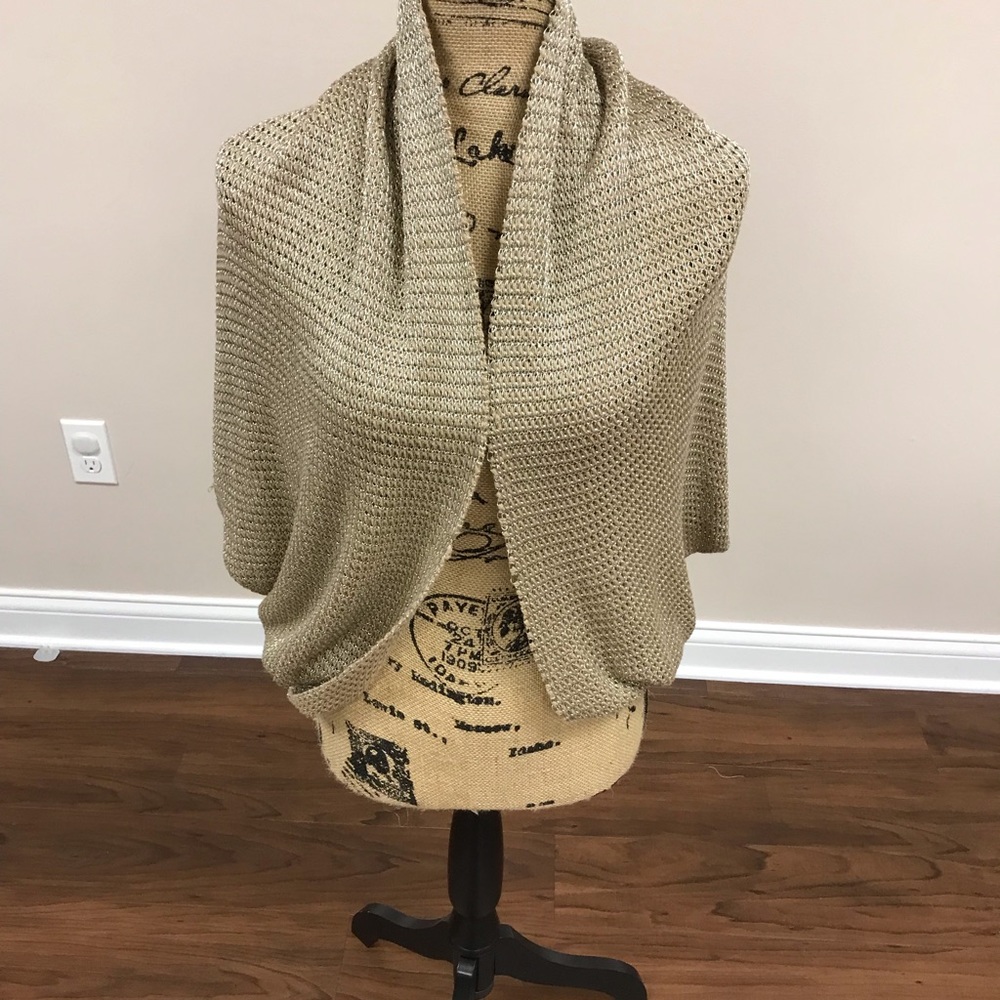 Cache bolero or shrug